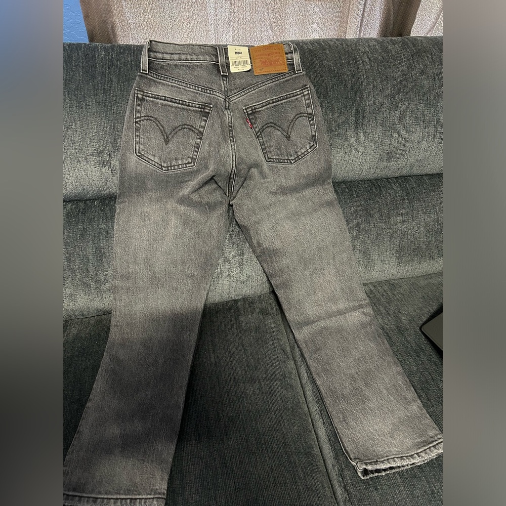 501 cropped Levi’s women, size - waist 23 length 26